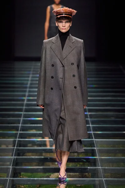 Look 17